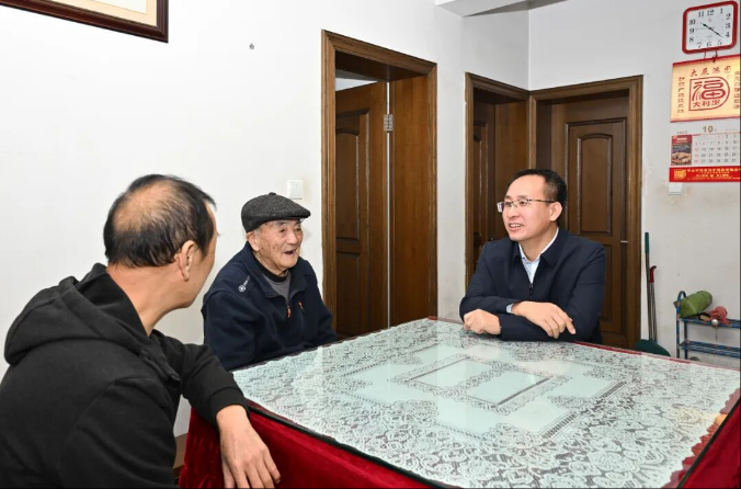 市、区领导开展“敬老月”走访慰问活动