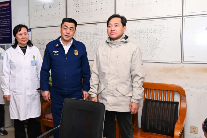 区领导督查安全生产和消防工作