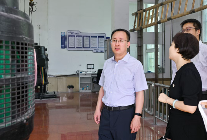 区领导督查防汛抗旱工作