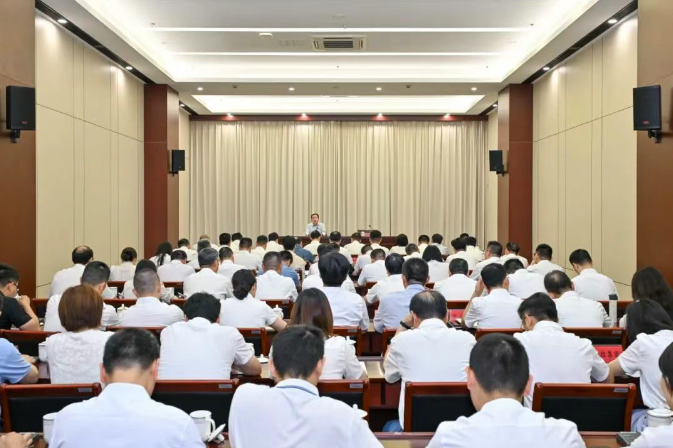 持之以恒加强作风建设 牢固树立和践行正确的政绩观