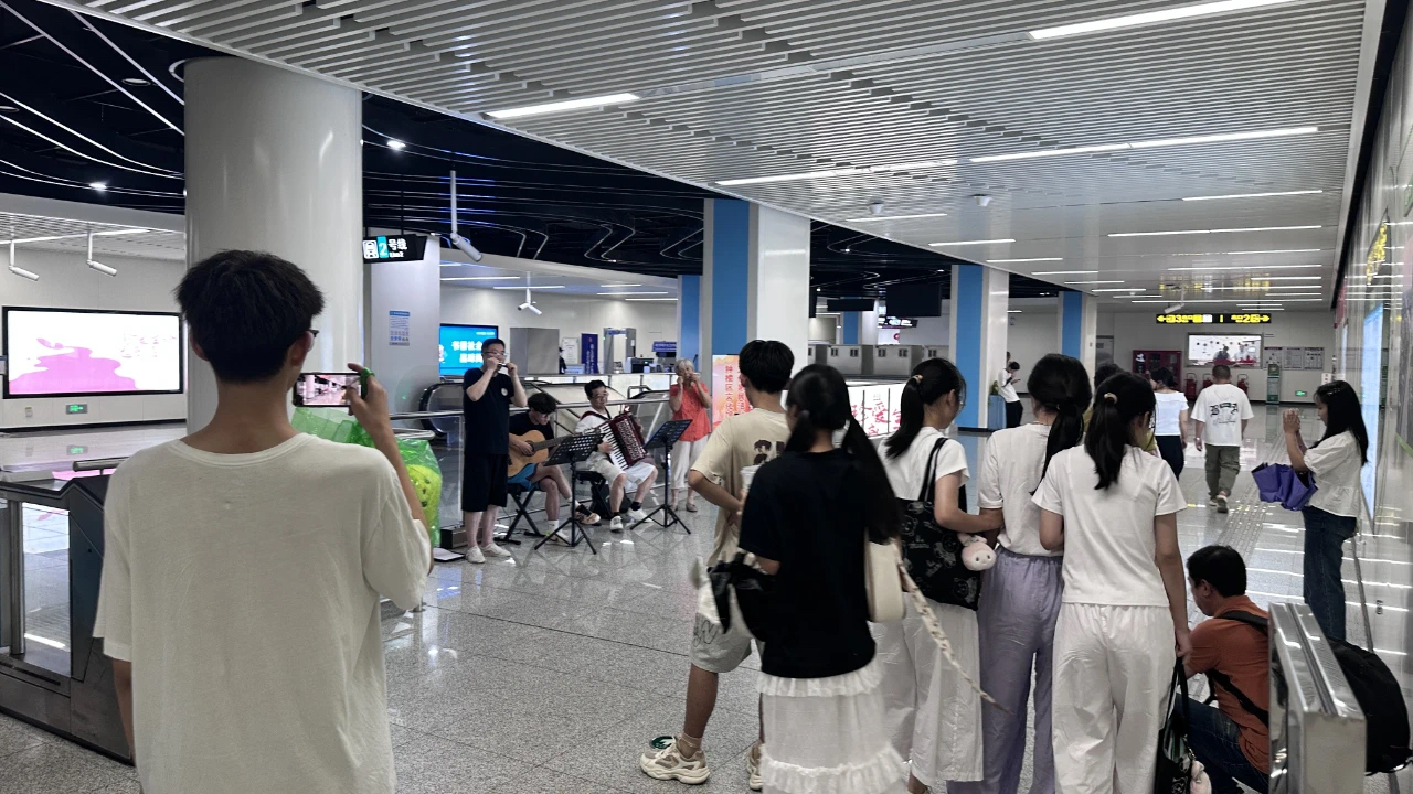 地铁站里的音乐会