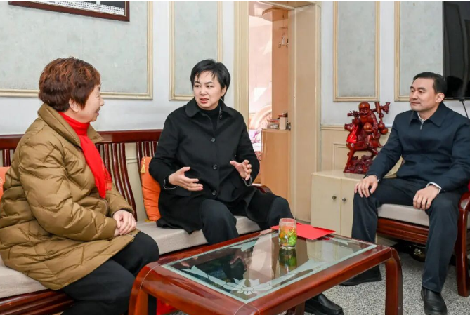 区领导开展春节前走访慰问及安全生产督查