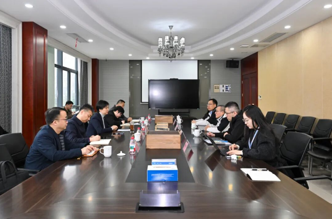 区领导调研工业企业