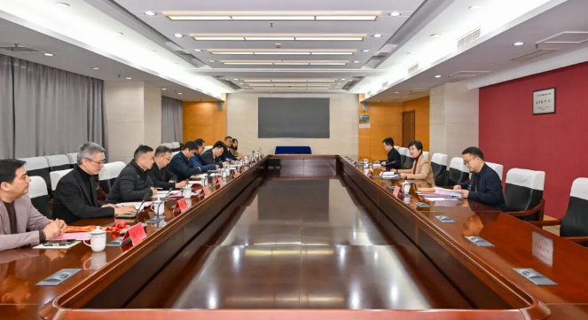 区领导调研统战工作