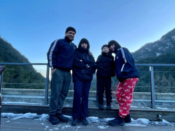 破传统樊篱，以山川为课；融万物真知，于云海育才——刘小莉家庭