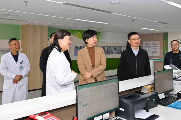 区领导调研群众身边不正之风和腐败问题集中整治工作