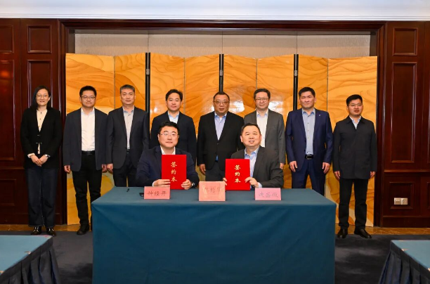 从“卡脖子”到“新支点”！光刻装备生产基地落地钟楼